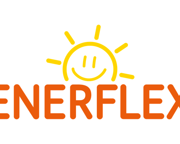 ENERFLEX-Logo mit orangem Schriftzug und gelber stilisierter Sonne mit Smiley auf grauem Hintergrund.