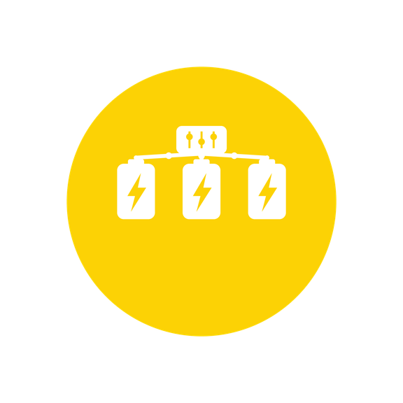 Grafik mit drei verbundenen Batteriespeichern und Steuerungssymbol auf gelbem Kreis.
